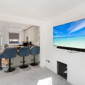 https://river-exe-cottage-waterfront.cardiffhotelswales.com